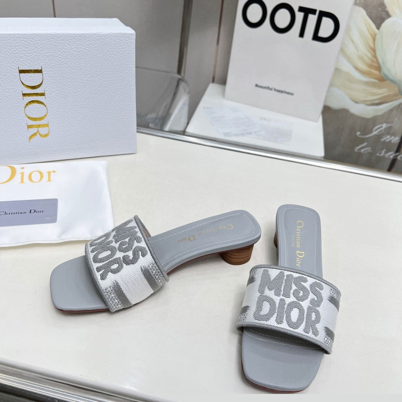 ch**an D*or slippers